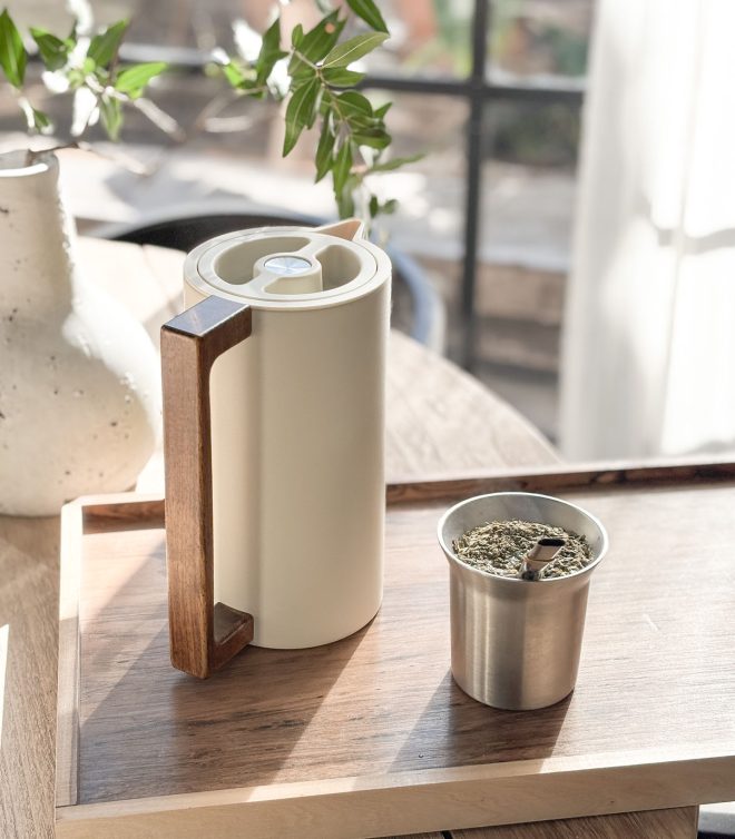 Jarra Termica con Asa en Madera