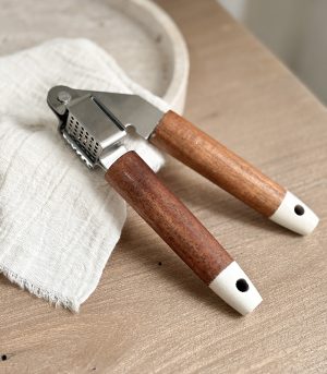 Prensa Ajo en Madera Acacia