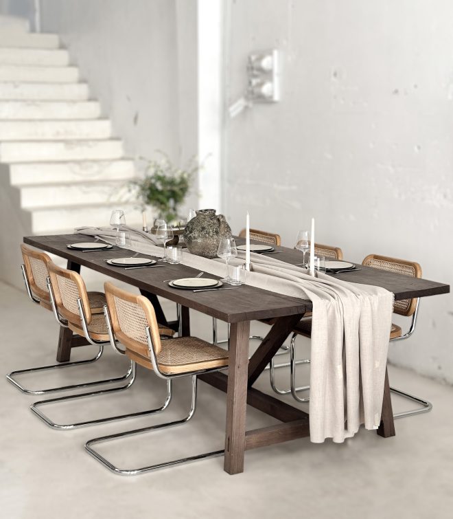 Mesa de comedor Polonia Stock