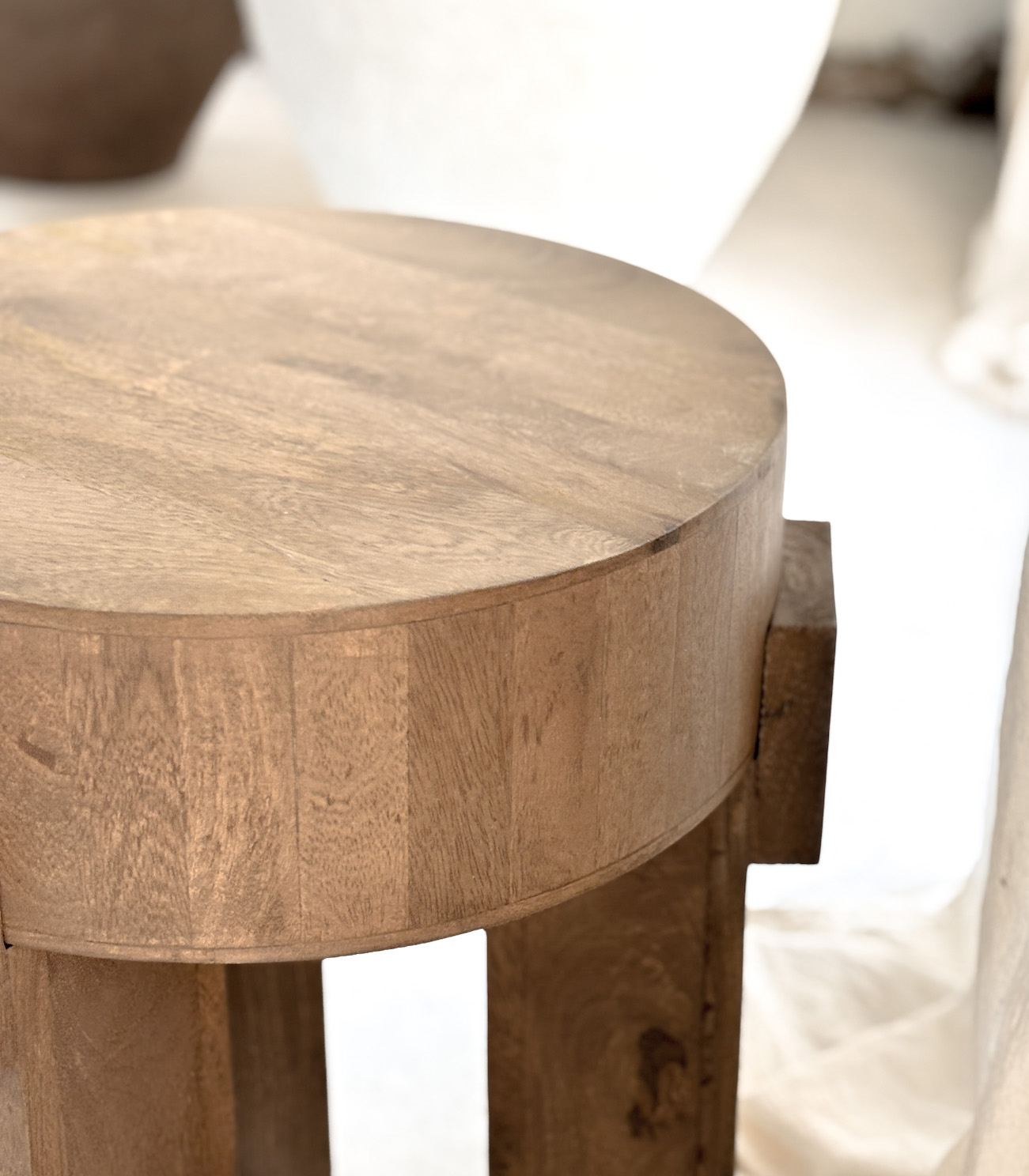 Mesa de Apoyo en Madera - Imagen 2