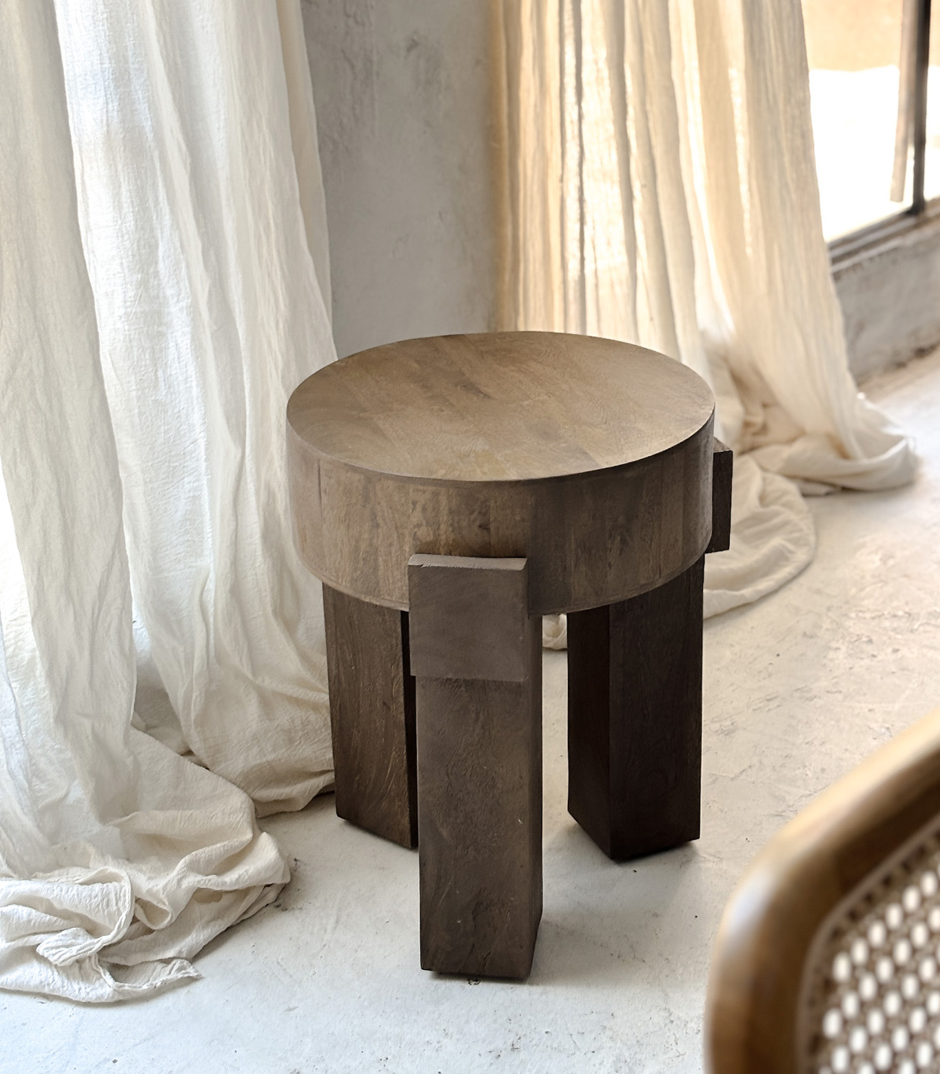 Mesa de Apoyo en Madera - Imagen 3