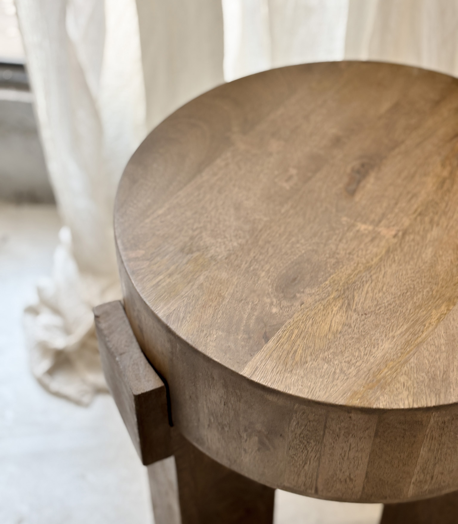 Mesa de Apoyo en Madera - Imagen 6