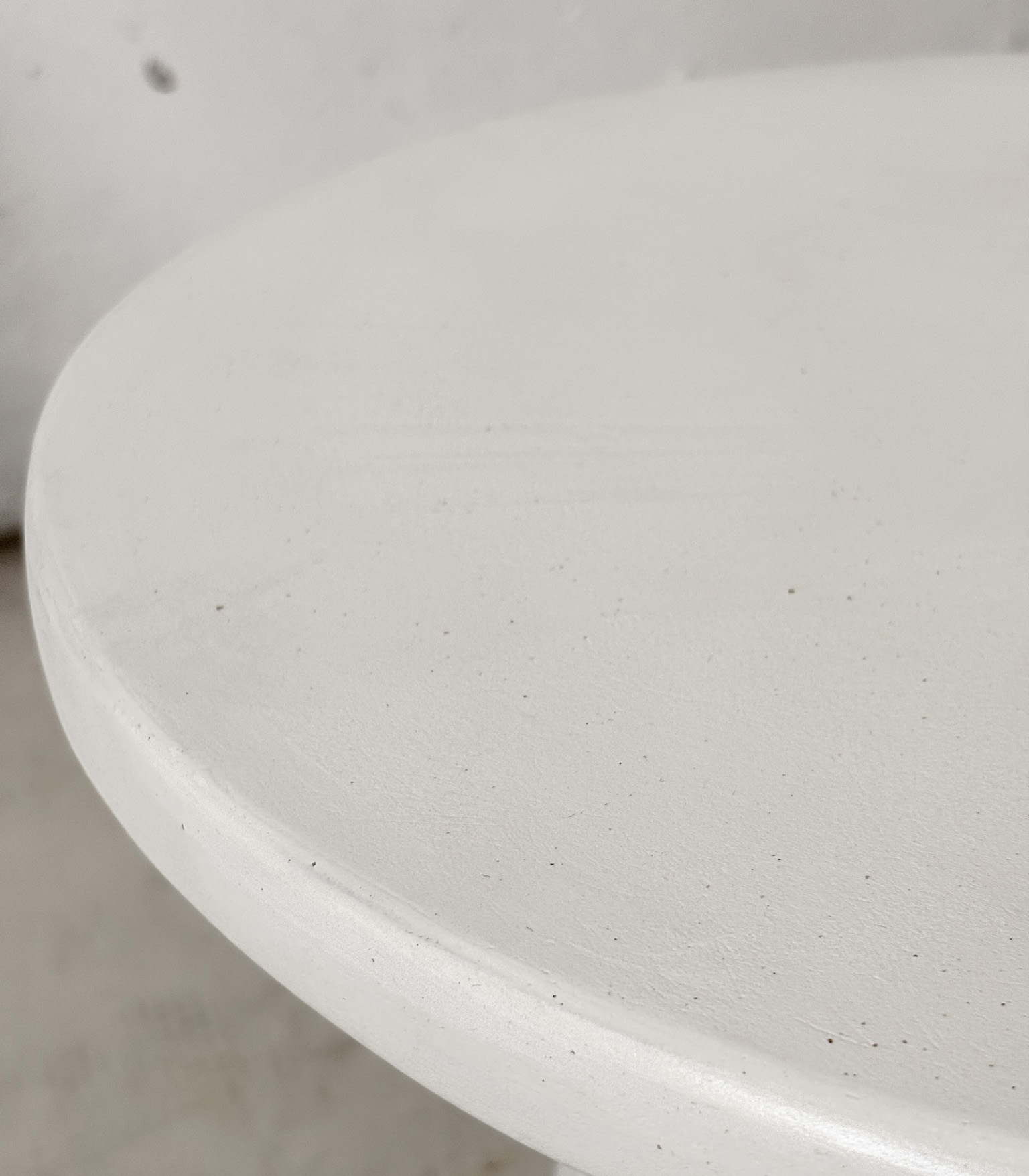 Mesa de Apoyo Conica Canteras Hueso Stock - Imagen 12