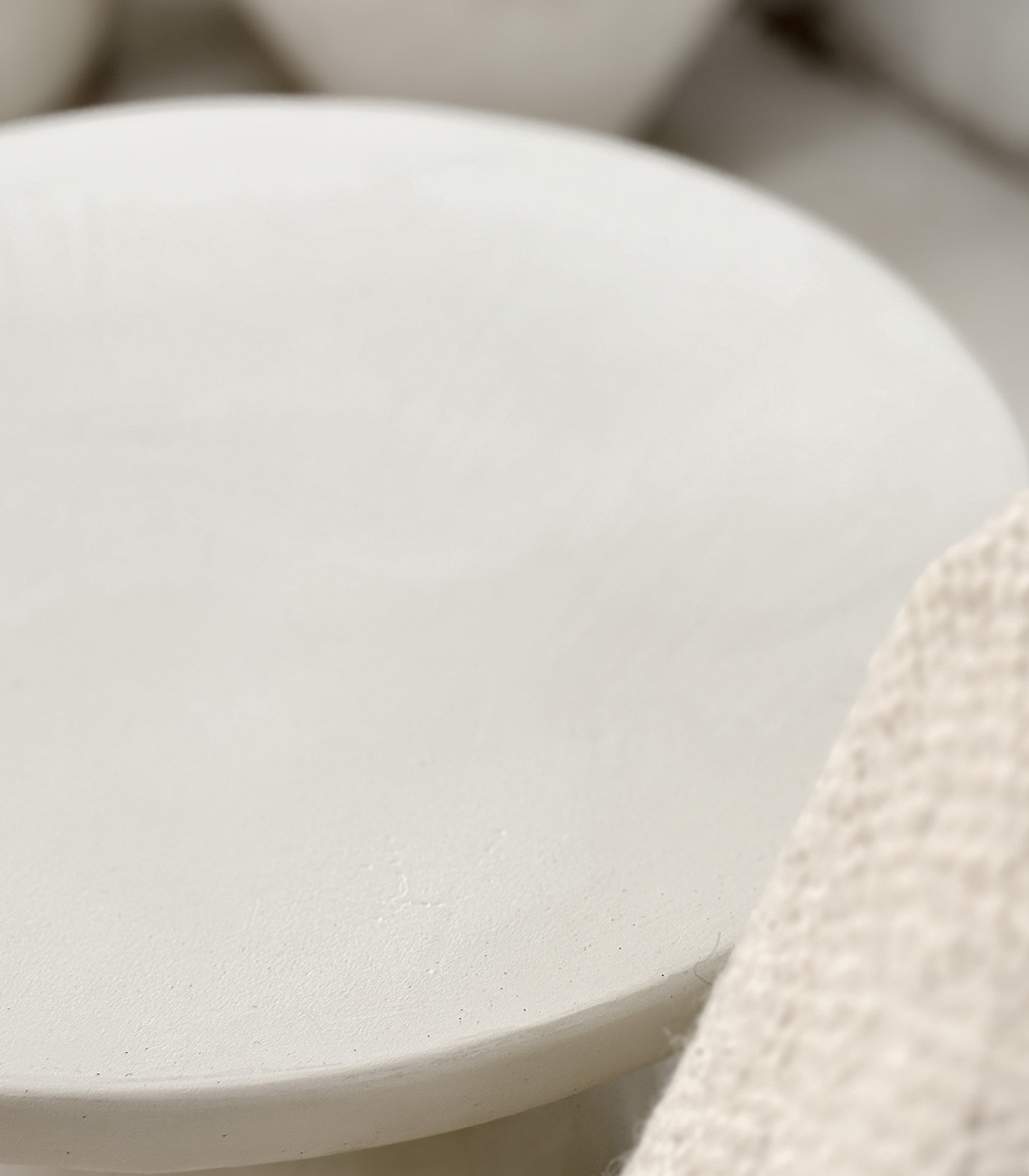 Mesa de Apoyo Conica Canteras Hueso Stock - Imagen 2