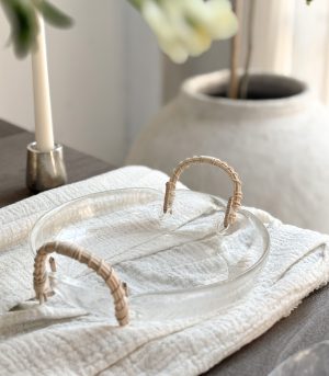 Cuenco de vidrio Ming con manijas de rattan