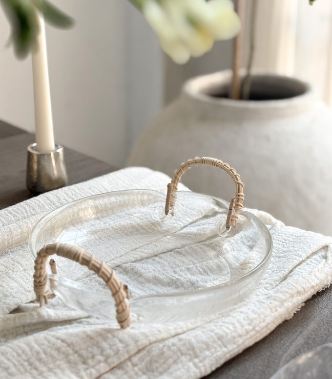 Cuenco de vidrio Ming con manijas de rattan