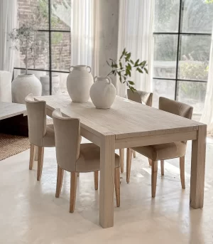 Mesa de comedor Torreon Naufragio Stock